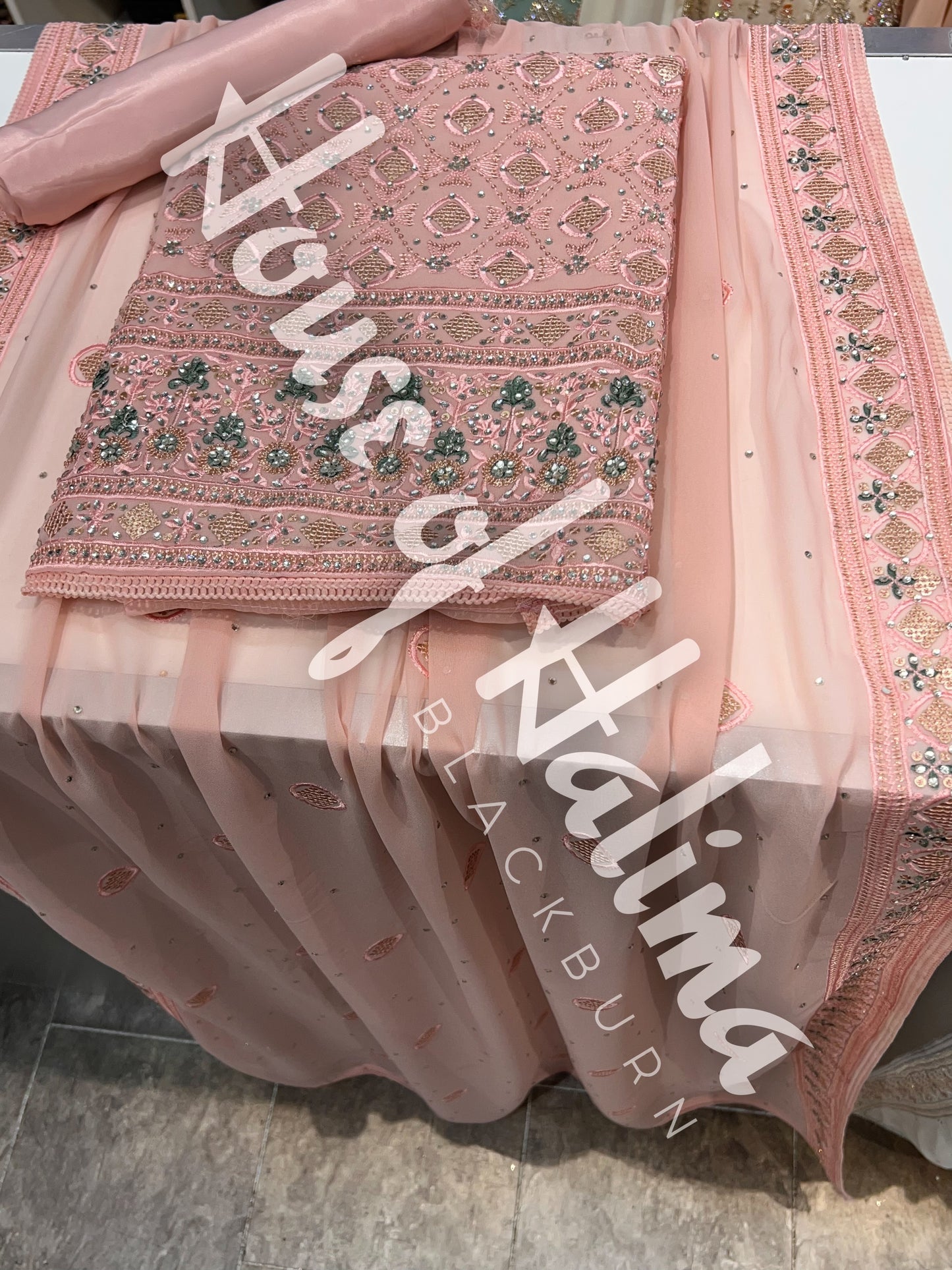 Embroidered georgettes (4pcs)