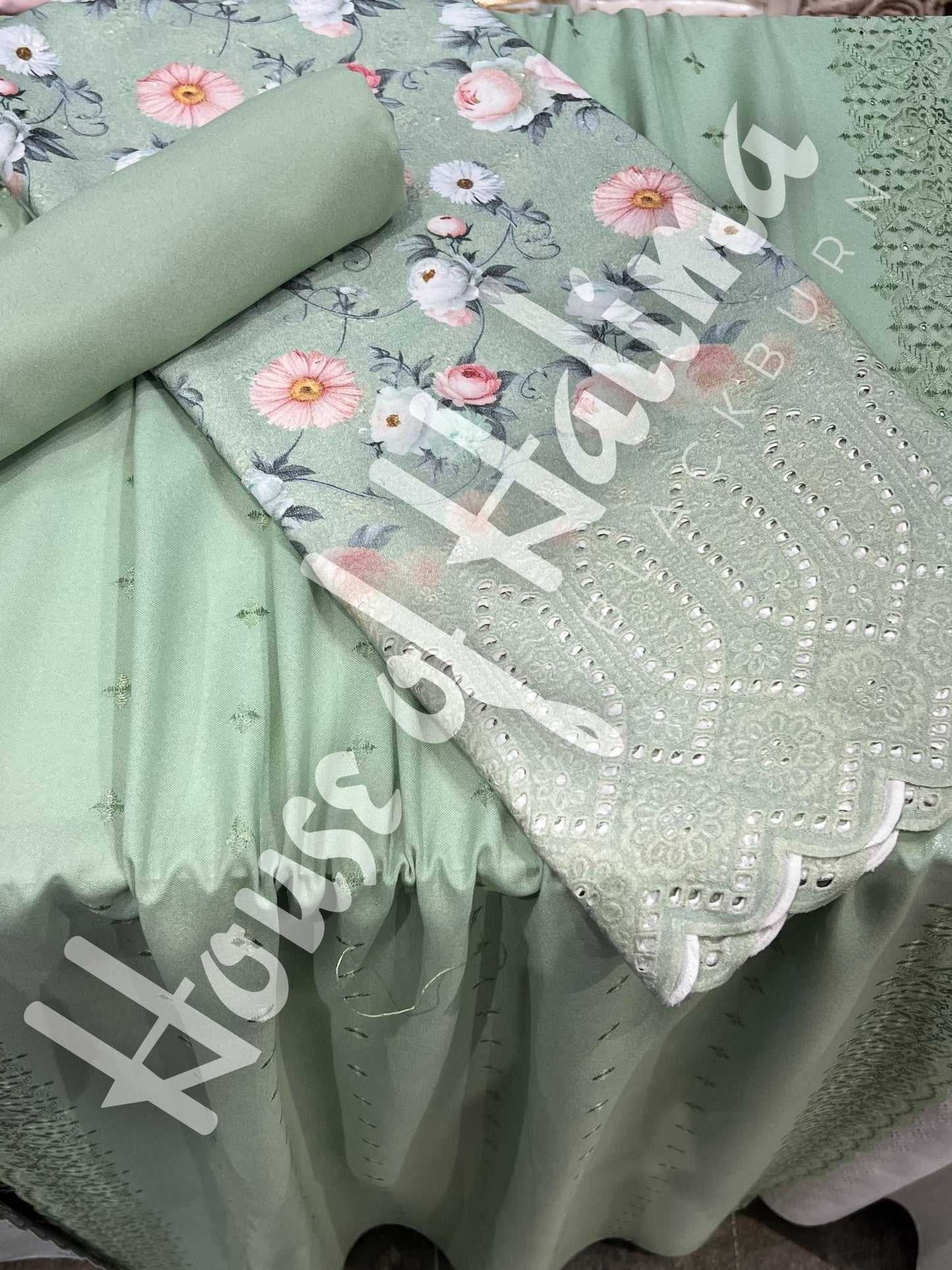 Embroidered alpines 3pcs