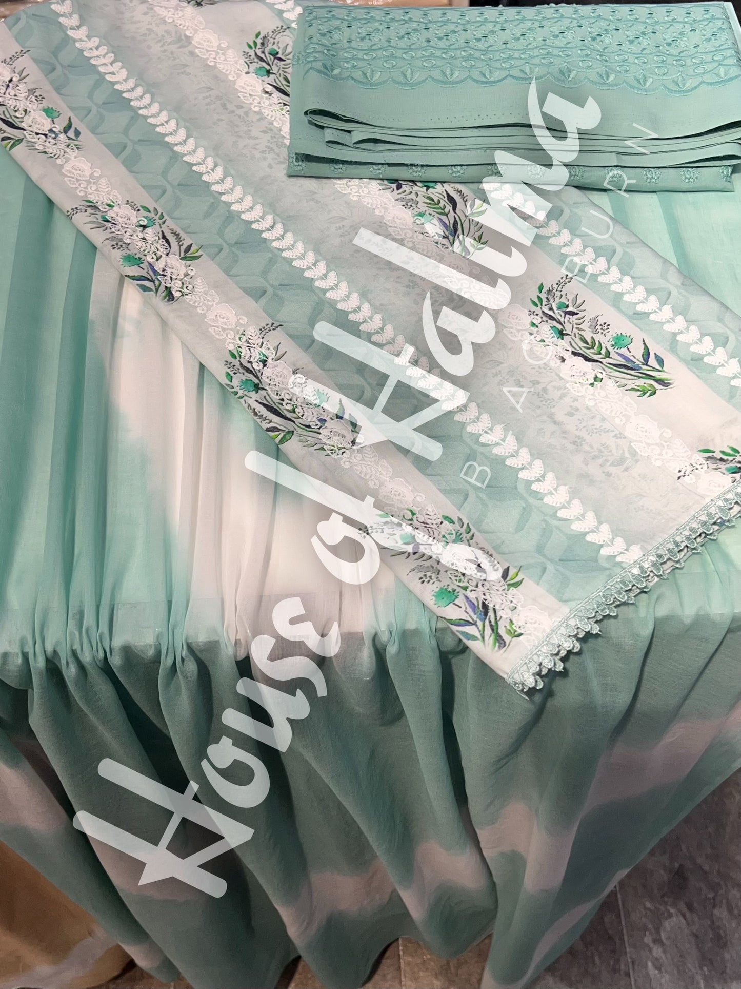Embroidered cottons 3pcs