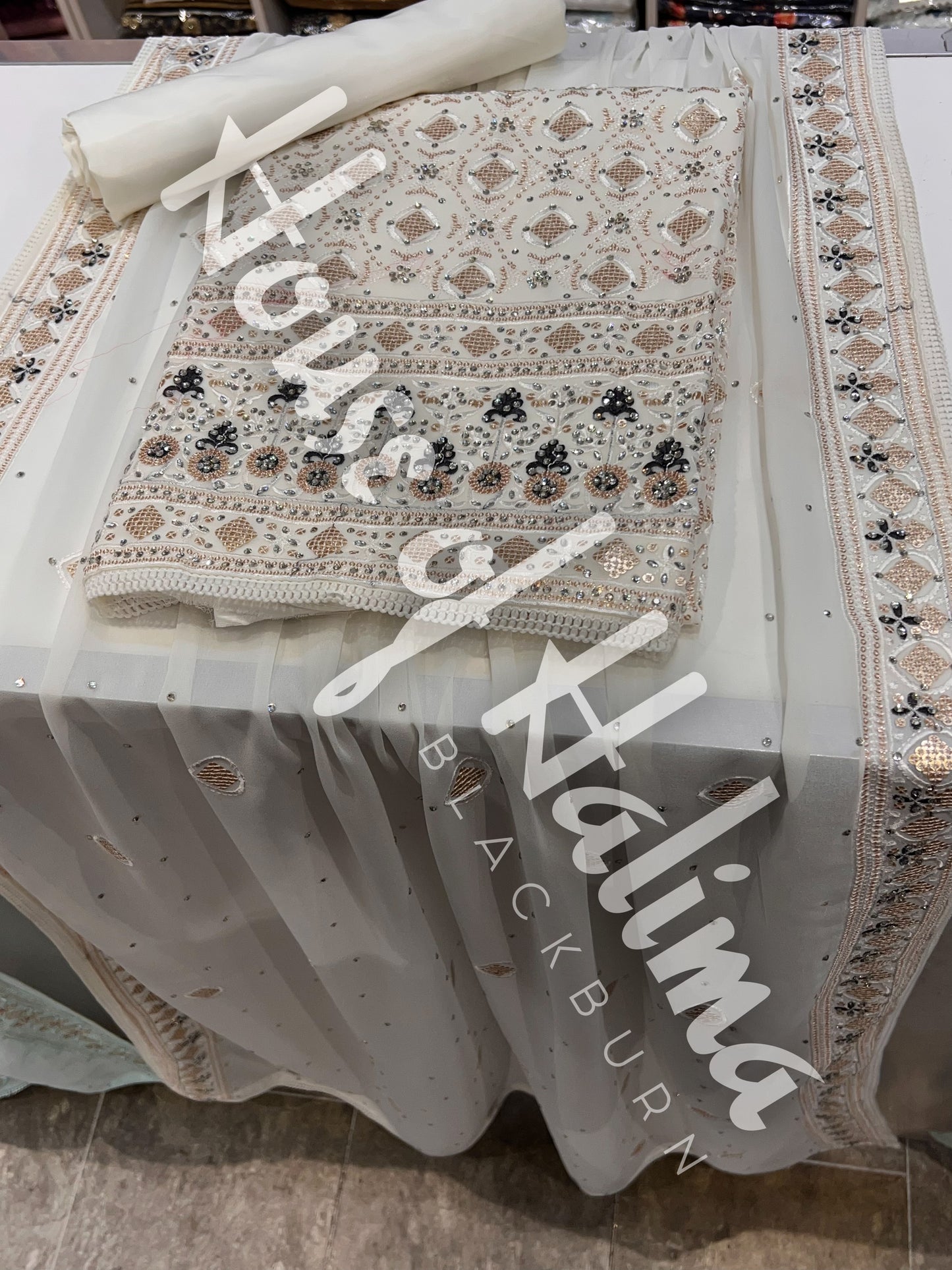 Embroidered georgettes (4pcs)