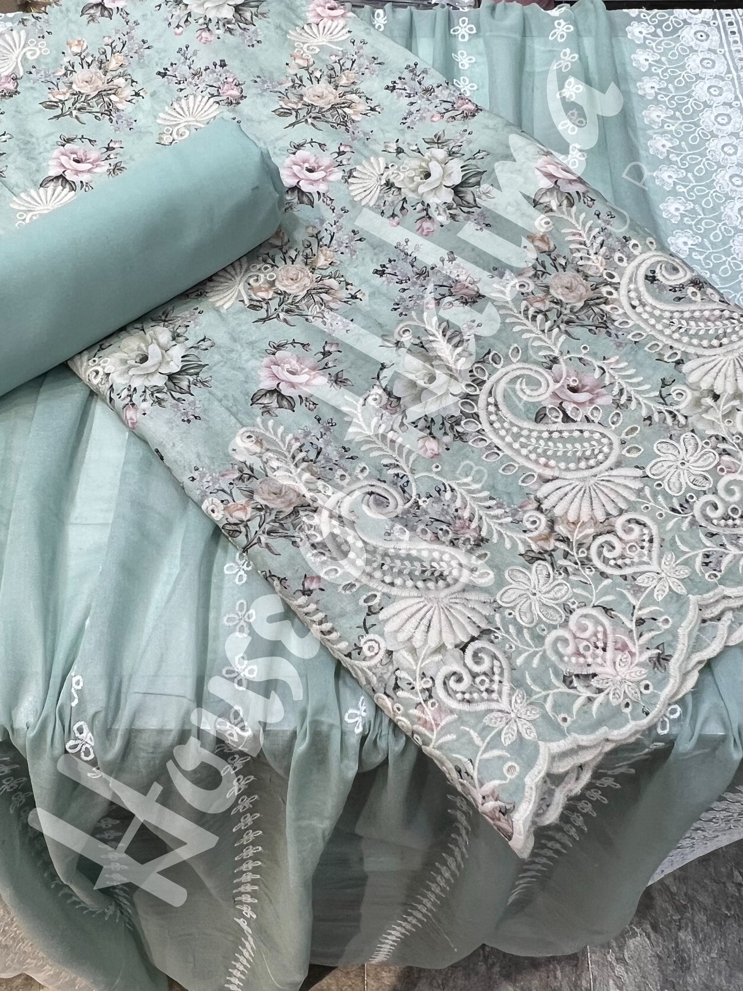 Embroidered cottons 3pcs