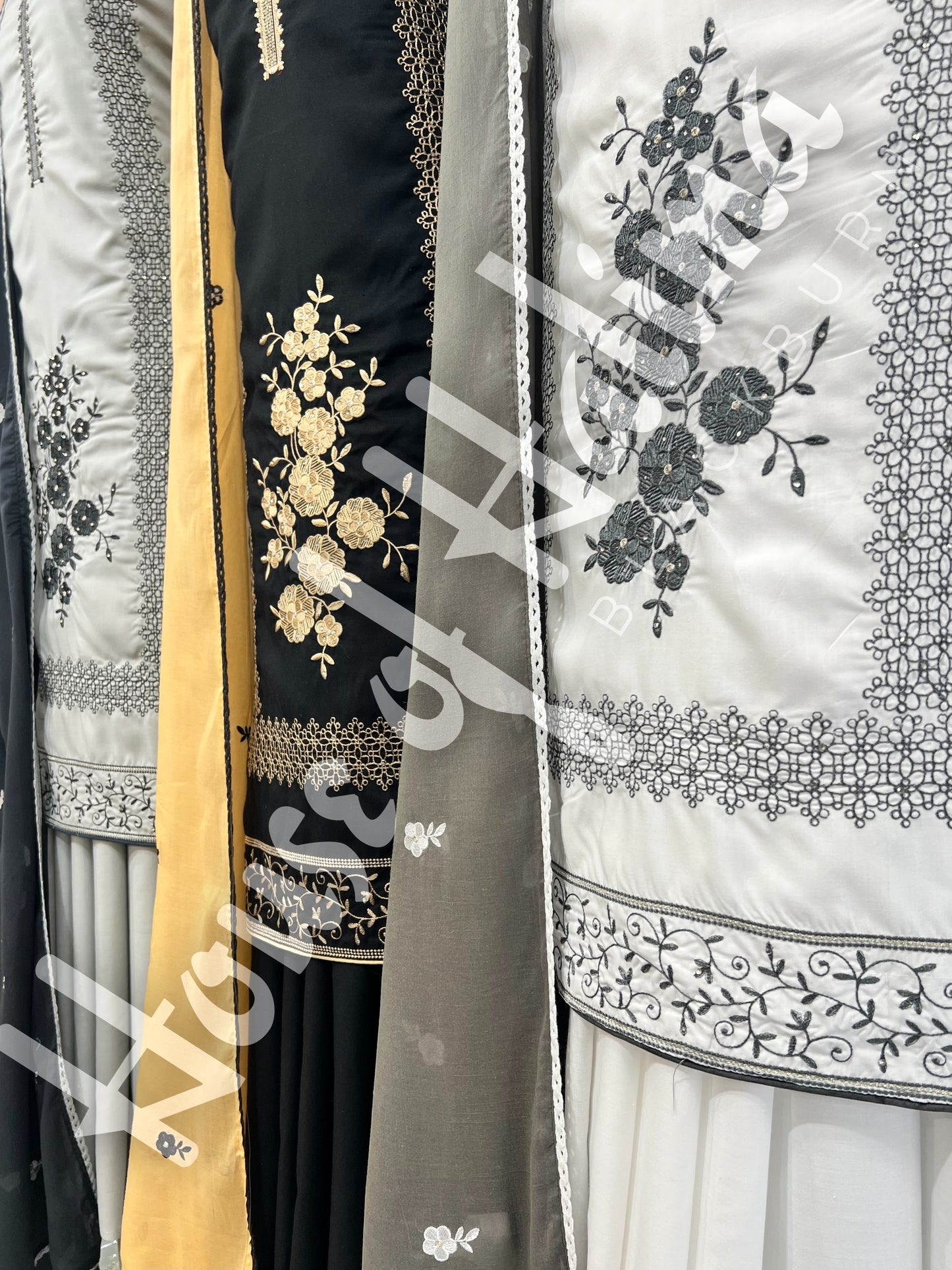 Embroidered cottons 3pcs