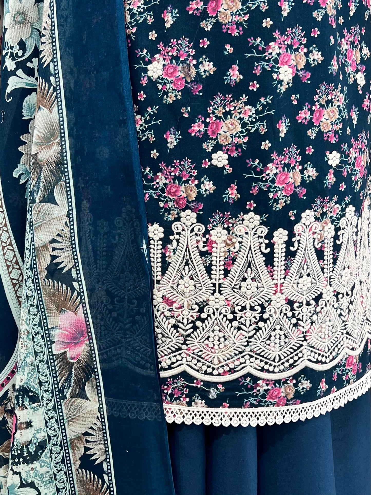 Embroidered cottons 3pcs