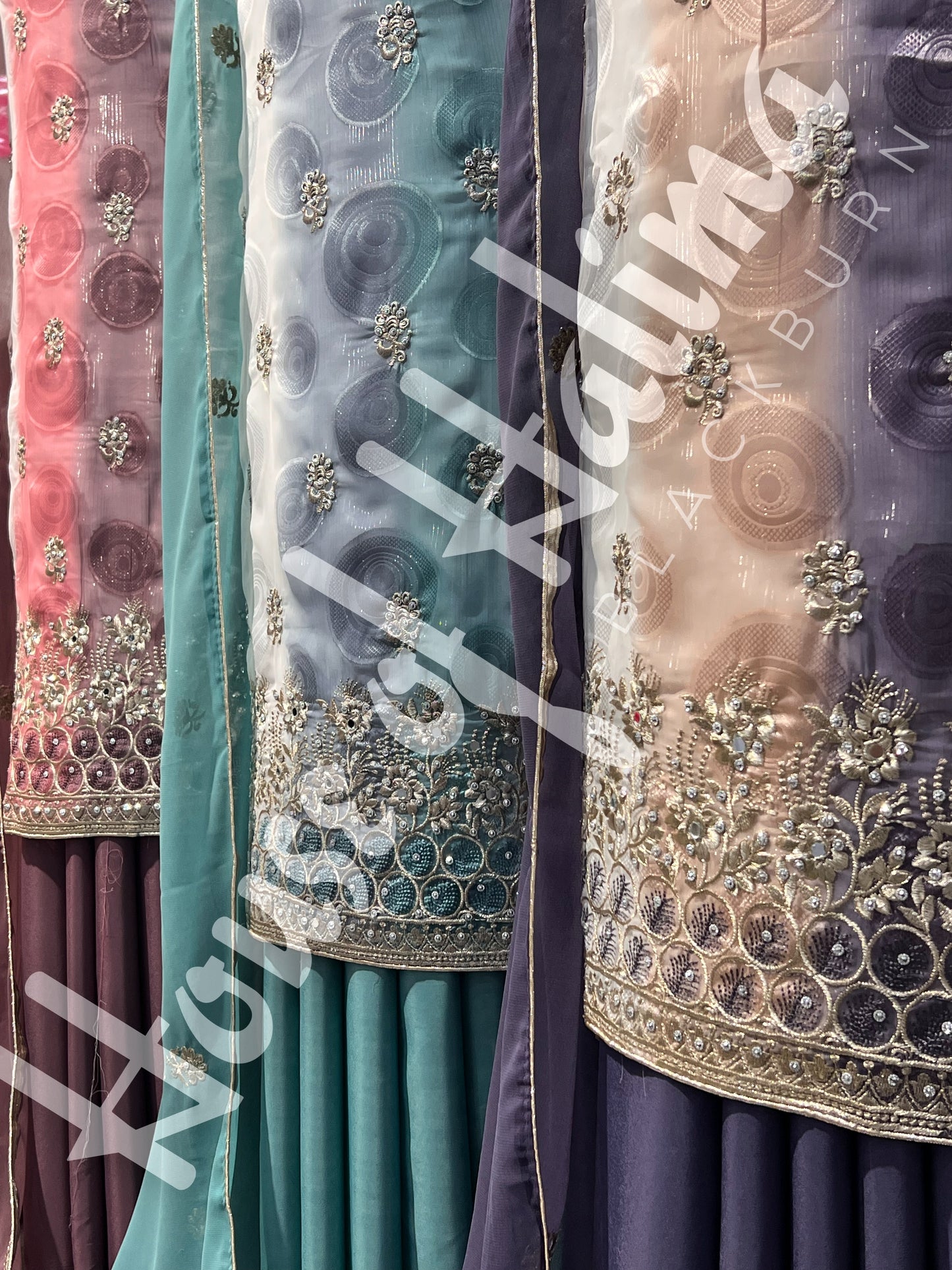 Embroidered broshia 4pcs
