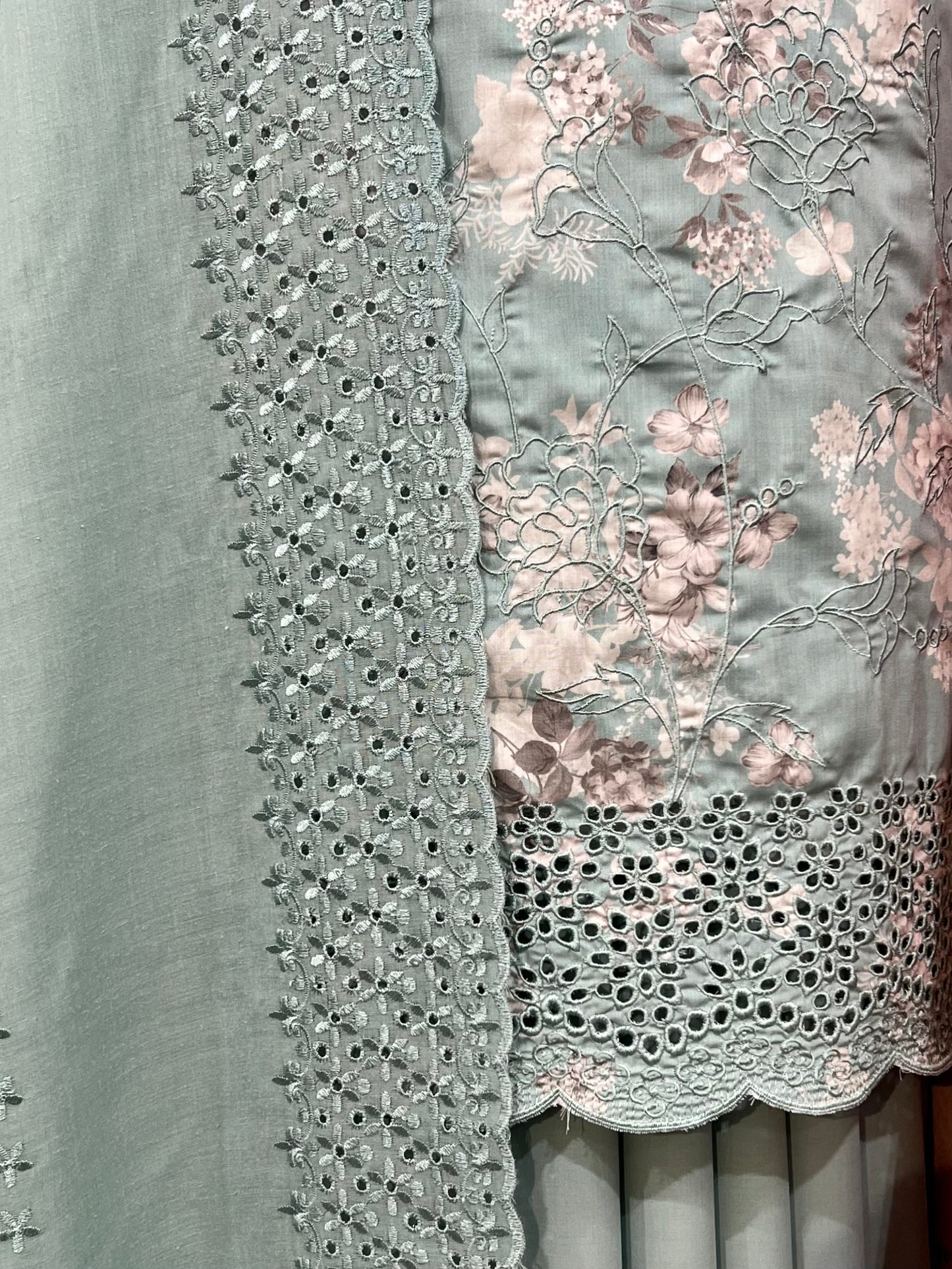 Embroidered cottons 3pcs