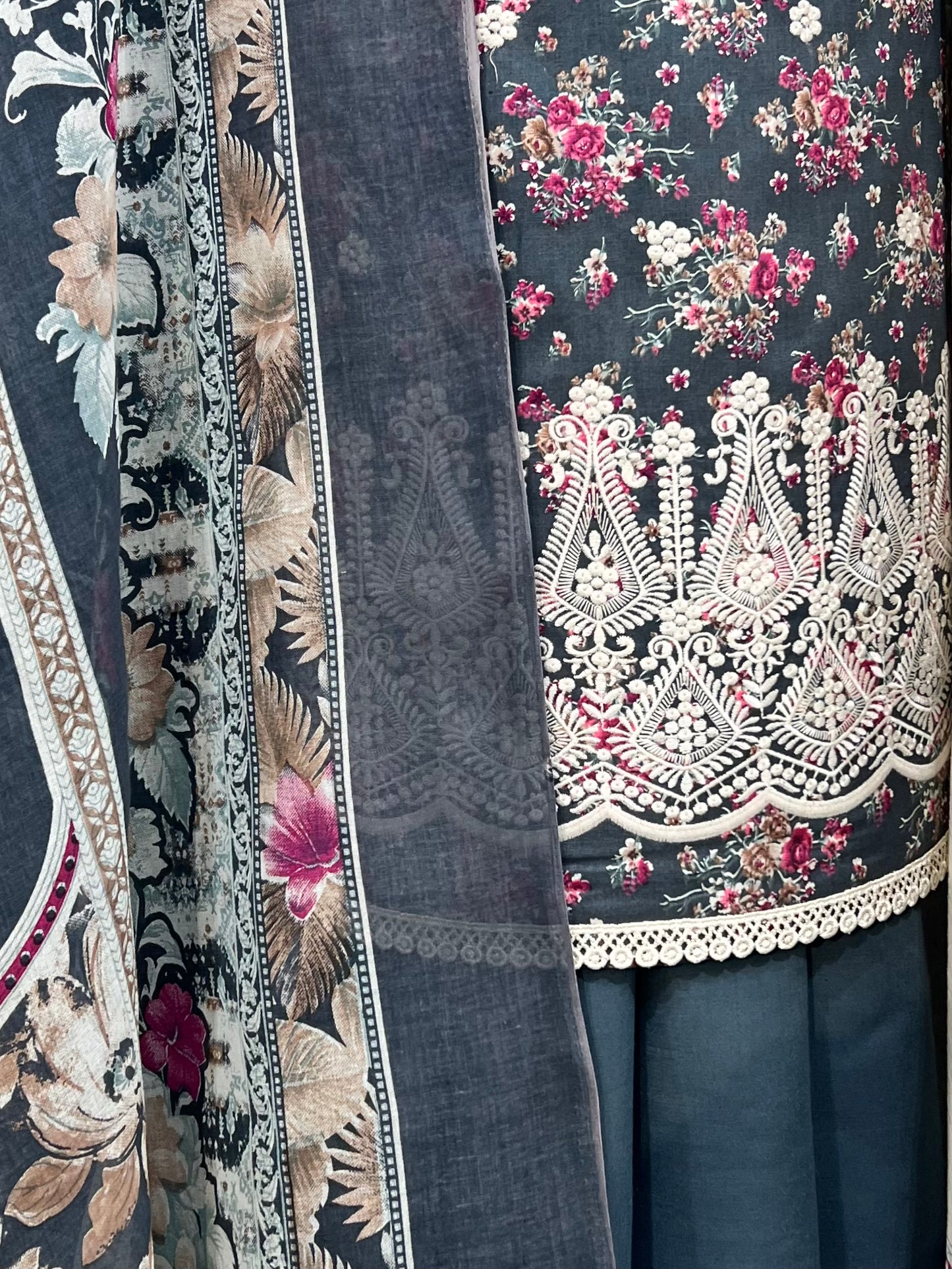 Embroidered cottons 3pcs